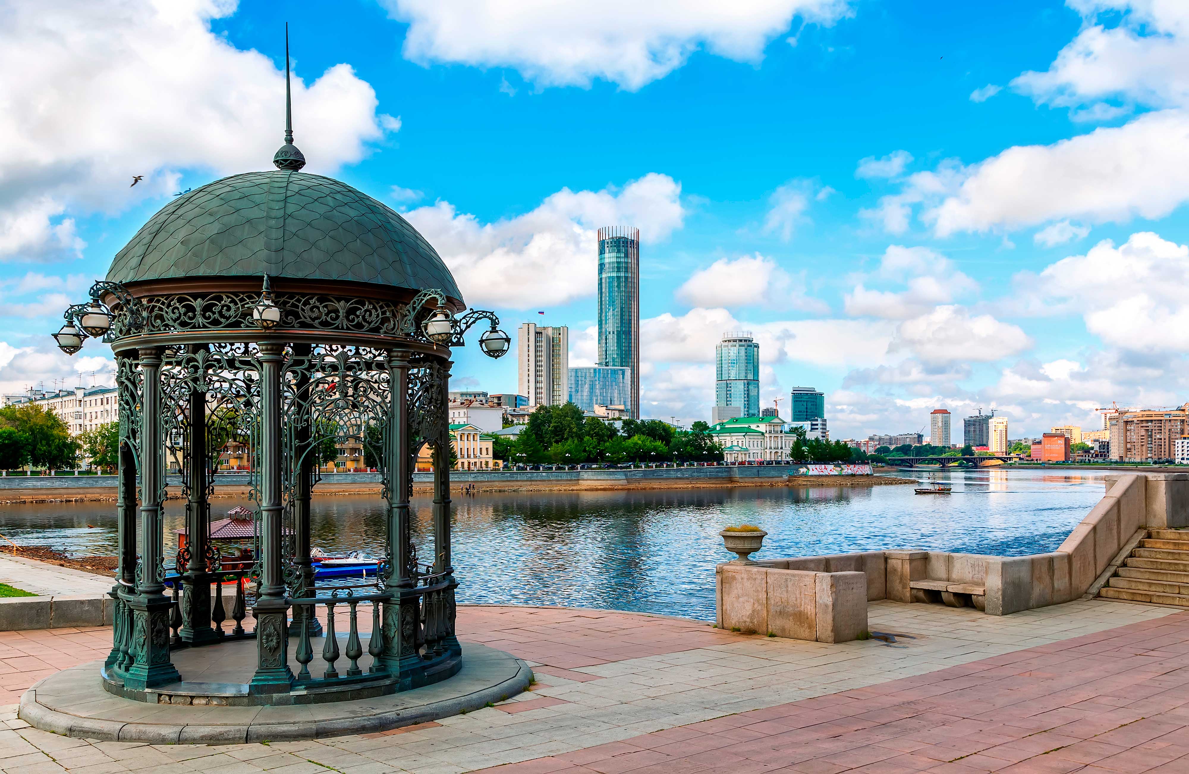 екатеринбург ротонды на набережной. храм на крови екатеринбург исеть. улица вайнера екатеринбург спираль времени. екатеринбург достопримечательности досто. достопримечательности екатеринбурга желтый дом.